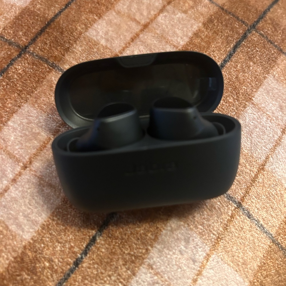 Black Jabra wireless earbuds (without charger!)